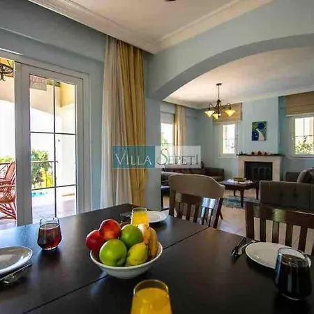 Rosetta Villa *